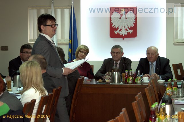 sesja rady miejskiej w pajęcznie