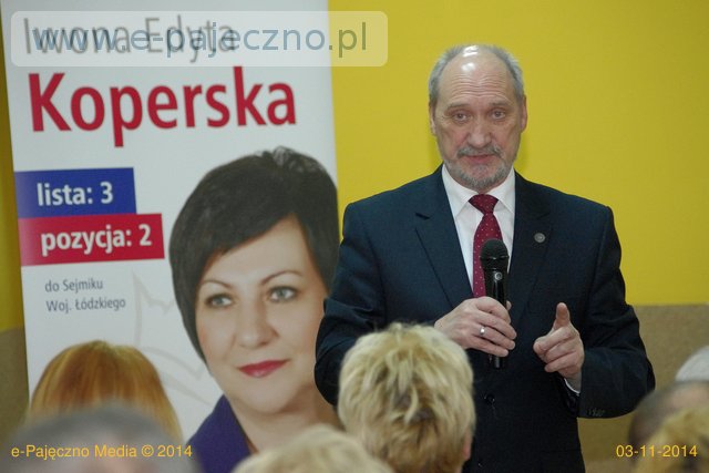 macierewicz w pajęcznie