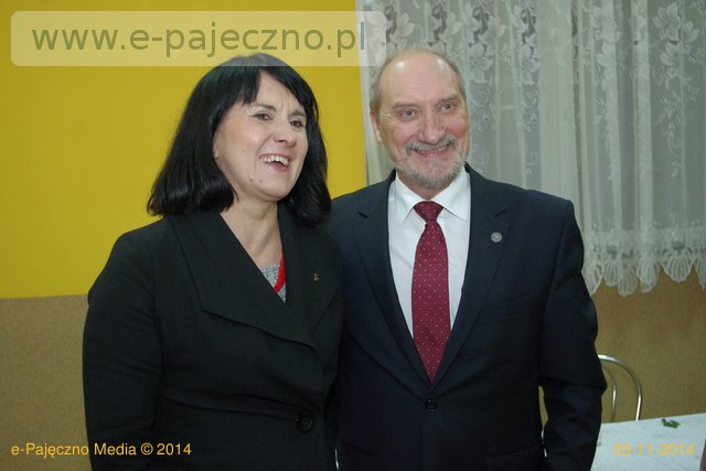 macierewicz w pajęcznie