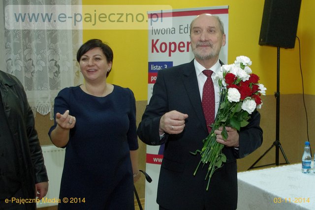 macierewicz w pajęcznie